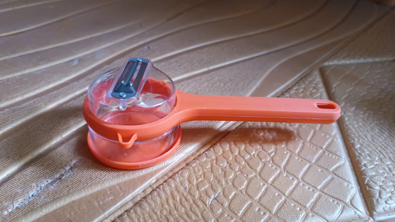 Stainless Steel Peeler With Container (1 Pc) Stainless Steel Peeler With Container (1 Pc)